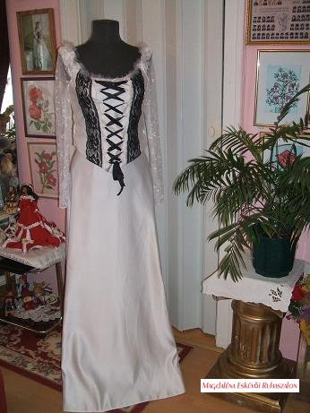 Menyasszonyi, báli ruha, magyaros, palotás ruha, 210