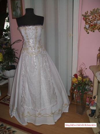 Menyasszonyi ruha, himzett 064