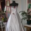 View the image: Kalocsai himzett menyasszonyi ruha 133