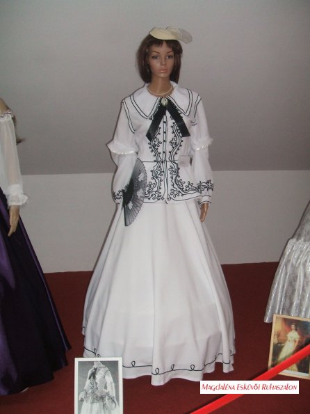 Sissi, Sisi, Erzsébet Császárné, Királyné korhű, tradicionális ruháinak másolatai