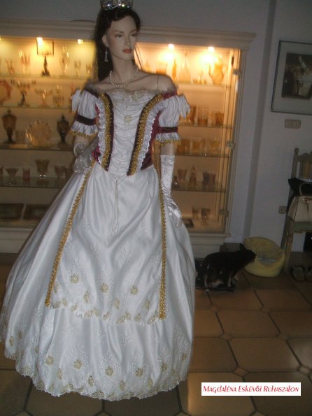 Sissi, Erzsébet Királyné ruháinak másolatai.