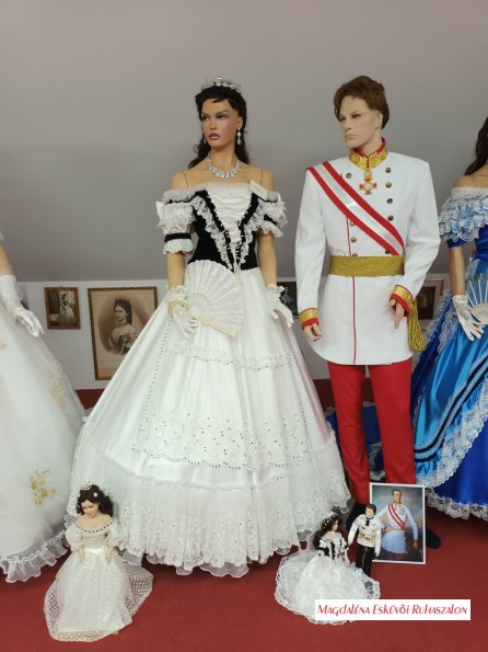 Erzsébet Császárné, Királyné, Sisi - Sissi ruháinak replikáció állandó kiállítás Lengyeltótiban. 