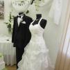 View the image: Esküvői pár, menyasszonyi, vőlegény ruha.