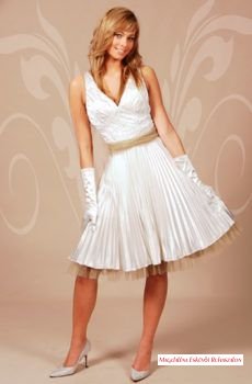 Menyasszonyi ruha, rövid, 157