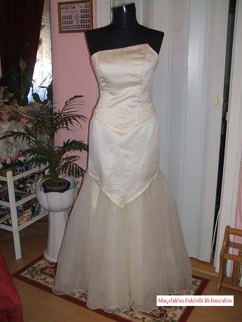 Menyasszonyi ruha 175
