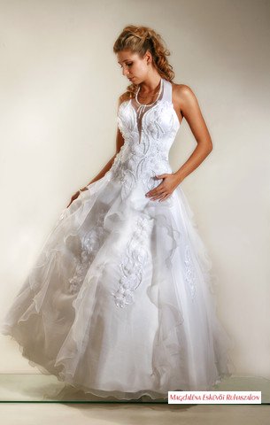 Menyasszonyi ruha 103