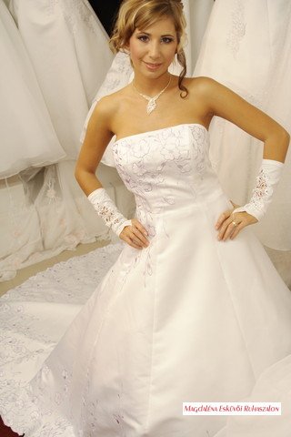 Menyasszonyi ruha 136