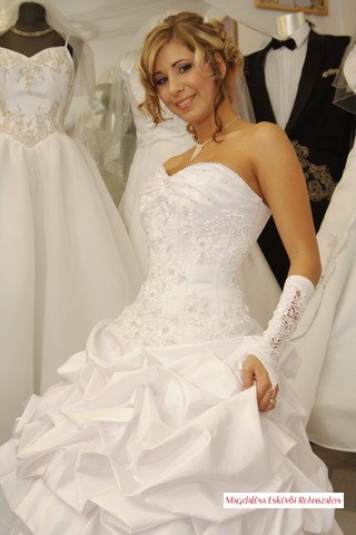 Menyasszonyi ruha 022