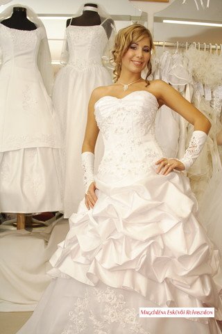 Menyasszonyi ruha 069
