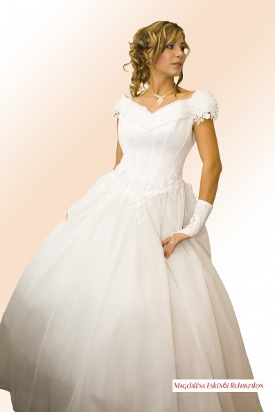 Menyasszonyi ruha, 173