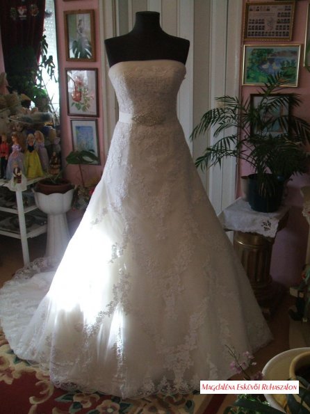 Menyasszonyi ruha, 204
