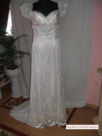 Menyasszonyi ruha 093