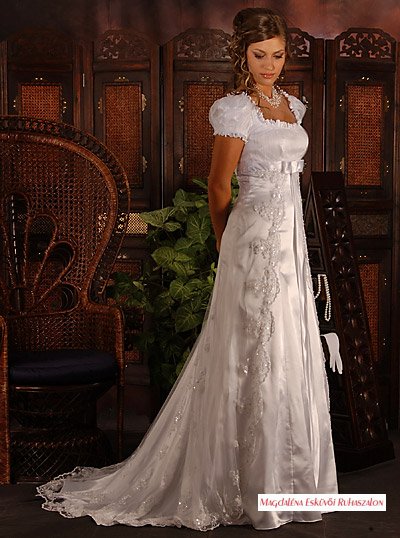 Menyasszonyi, báli alkalmi ruha 143