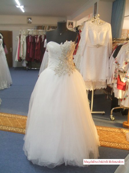 Menyasszonyi ruha, fehér, tüllös 001