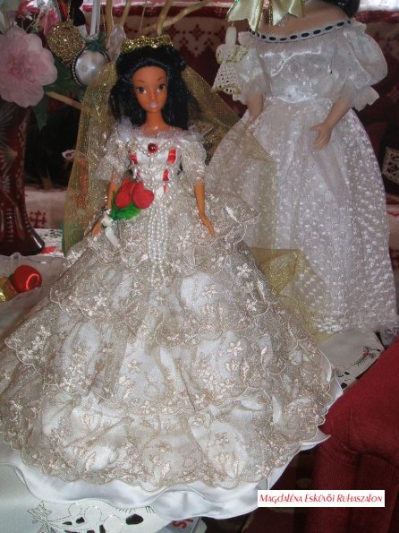 Sissi, Sisi, Erzsébet Királyné tradicionális ruhájának másolata, baba, barbie babán.