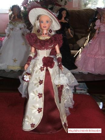 Sissi, Sisi, Erzsébet Királyné tradicionális ruhájának másolata, baba, barbie babán.