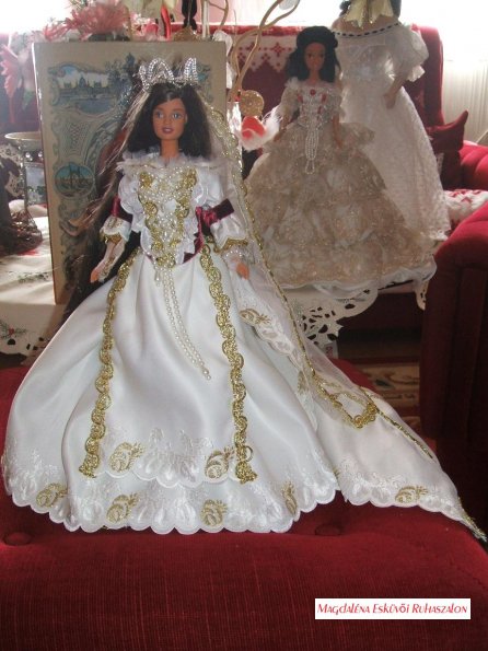 Sissi, Sisi, Erzsébet Királyné tradicionális ruhájának másolata, baba, barbie babán.