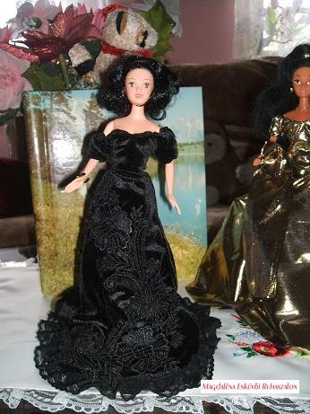 Sissi, Sisi, Erzsébet Királyné tradicionális ruhájának másolata, baba, barbie babán.