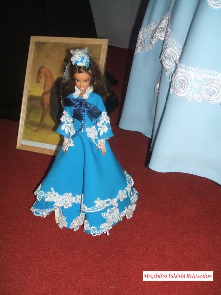 Sissi, Sisi, Erzsébet Királyné tradicionális ruhájának másolata, baba, barbie babán.