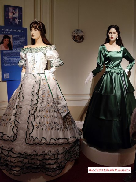 Erzsébet Császárné, Királyné, Sisi - Sissi ruháinak replikációi állandó kiállítás Lengyeltótiban.